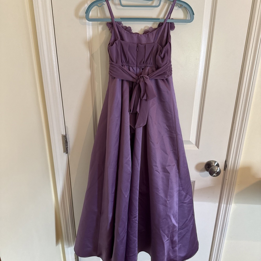 David's Bridal Lavendar Satin Flower Girl Dress Size 8 Wedding Formal - Picture 3 of 7